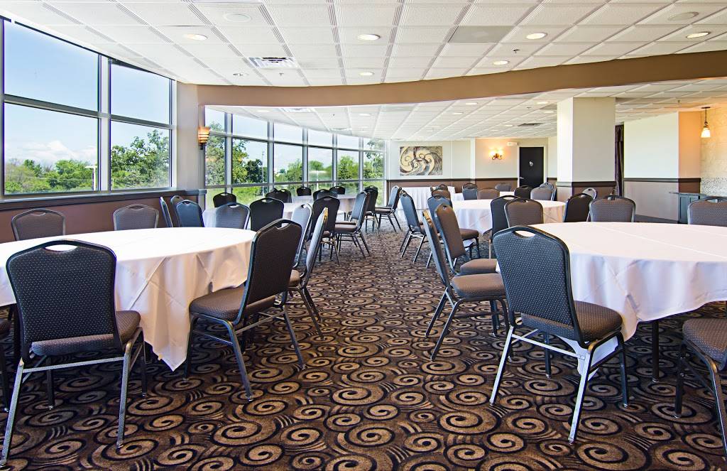 Golf Center Des Plaines | restaurant | 353 N River Rd, Des Plaines, IL 60016, USA | 8478034653 OR +1 847-803-4653