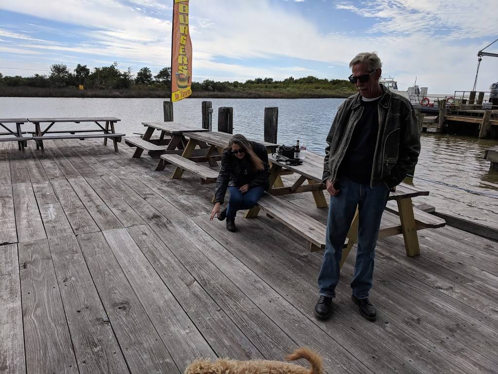 Channel Marker 17 | restaurant | 402 Jackson Dr, Anahuac, TX 77514, USA | 4092524370 OR +1 409-252-4370