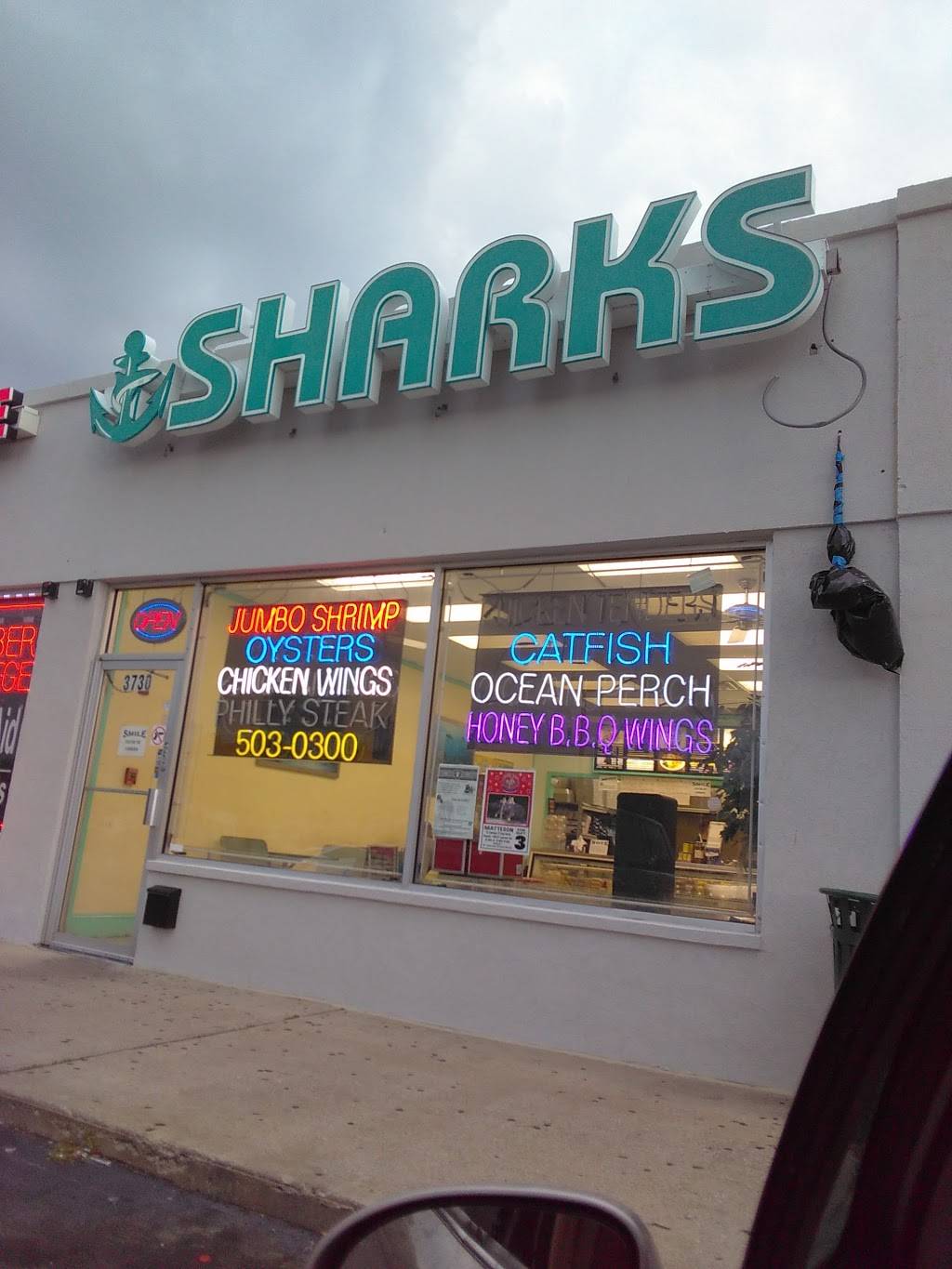 Sharks Fish & Chicken | restaurant | 1404, 3730 Sauk Trail, Richton Park, IL 60471, USA | 7085030300 OR +1 708-503-0300