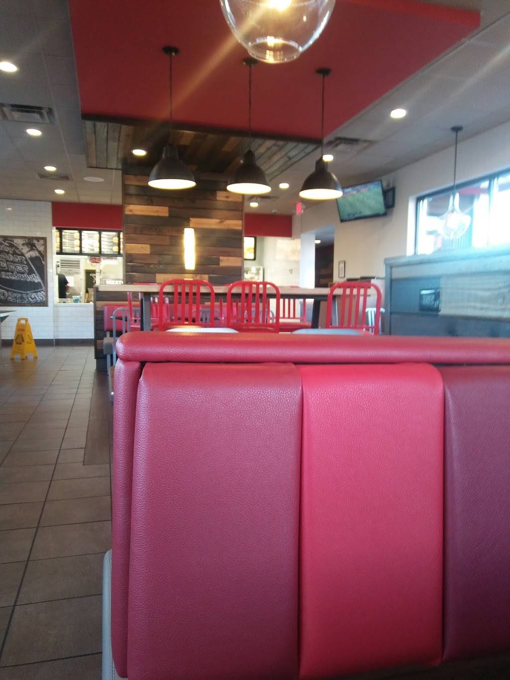 Arbys | restaurant | 4849 N Broadway St, Knoxville, TN 37918, USA | 8656896978 OR +1 865-689-6978