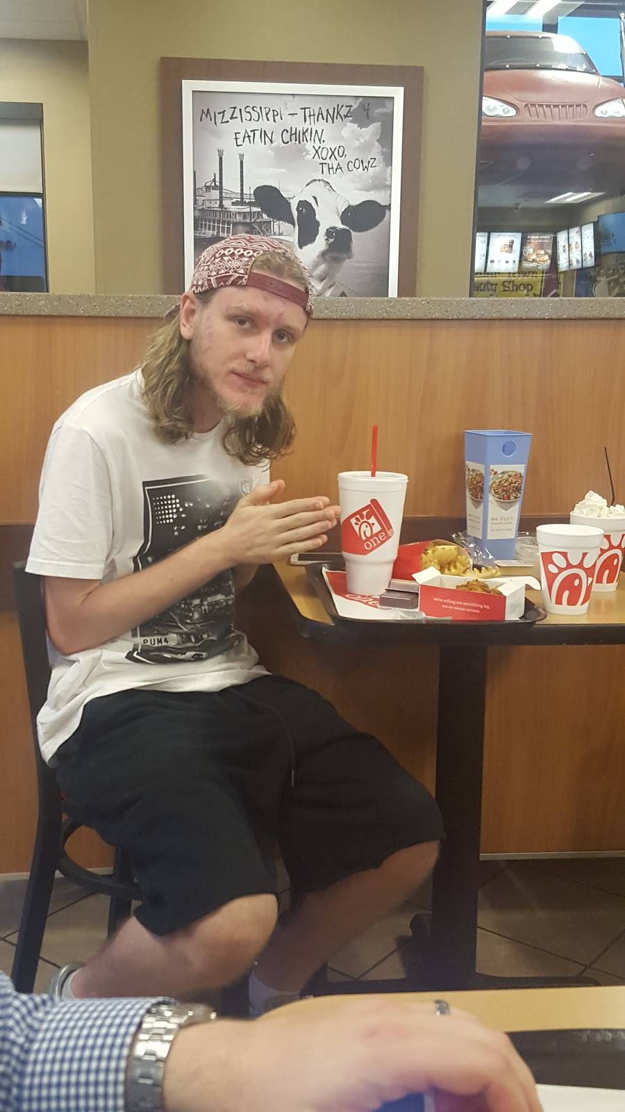 Chick-fil-A | restaurant | 701 MS-12 E, Starkville, MS 39759, USA | 6623244460 OR +1 662-324-4460