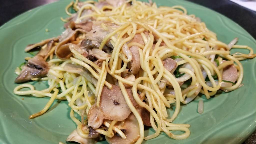 HuHot Mongolian Grill | restaurant | 2525 Pine Lake Rd, Lincoln, NE 68512, USA | 4024050200 OR +1 402-405-0200