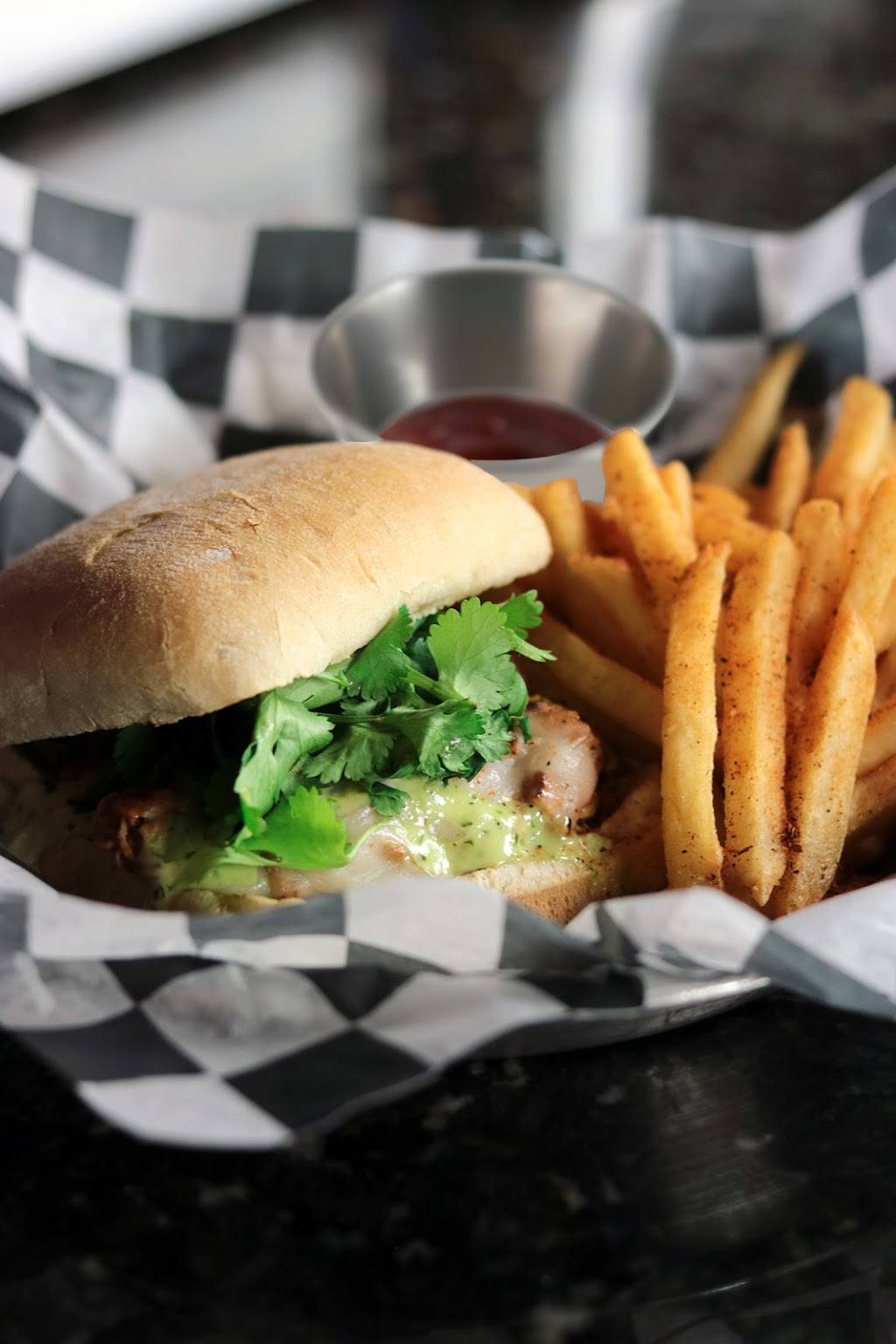 Pit Road Bar & Grill | restaurant | 2330 Tipton Dr Suite 200, Charlotte, NC 28206, USA | 9808759309 OR +1 980-875-9309