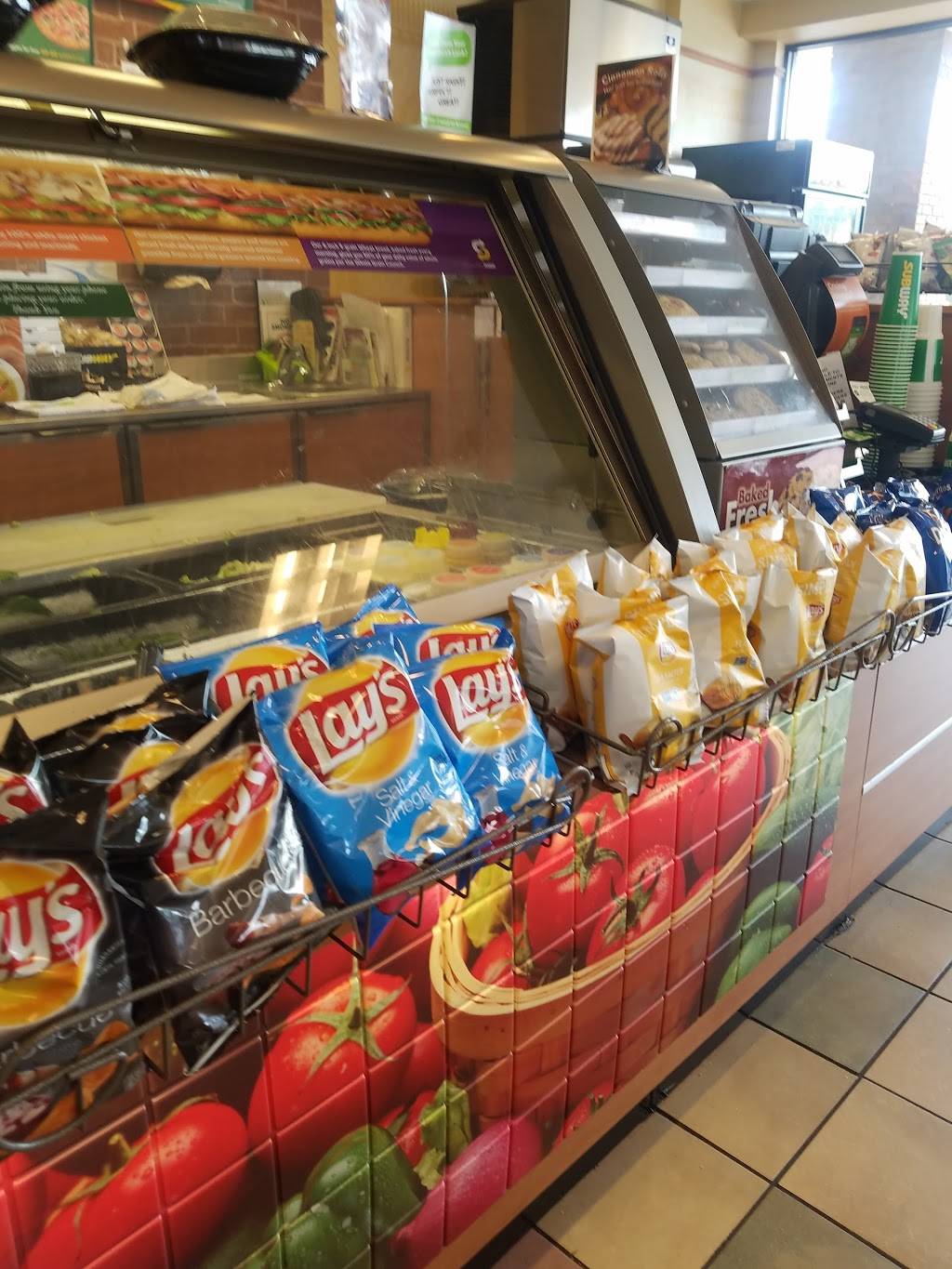 Subway | meal takeaway | 4993 Russell Pkwy Suite 300, Warner Robins, GA 31088, USA | 4789532300 OR +1 478-953-2300