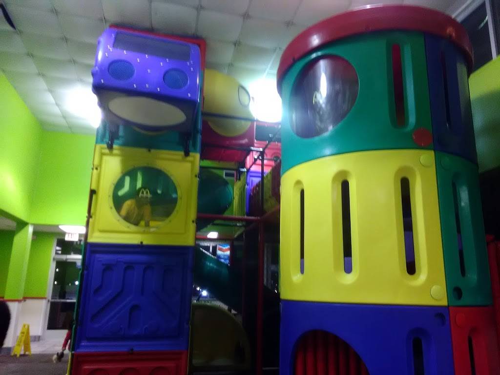 McDonalds | cafe | 4412 North Fwy, Houston, TX 77022, USA | 7136948031 OR +1 713-694-8031