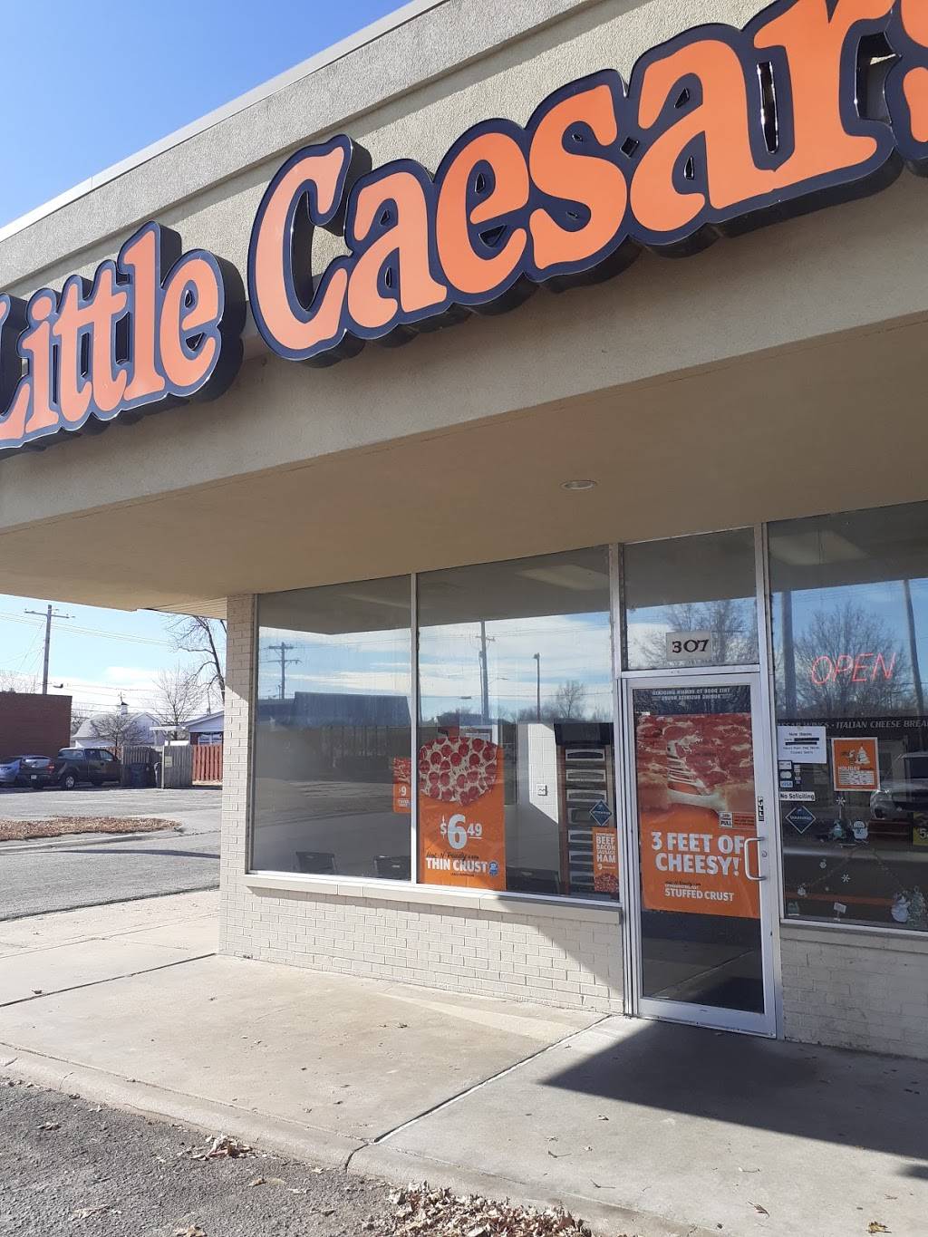 Little Caesars Pizza | meal takeaway | 307 N Main St, Haysville, KS 67060, USA | 3165291100 OR +1 316-529-1100