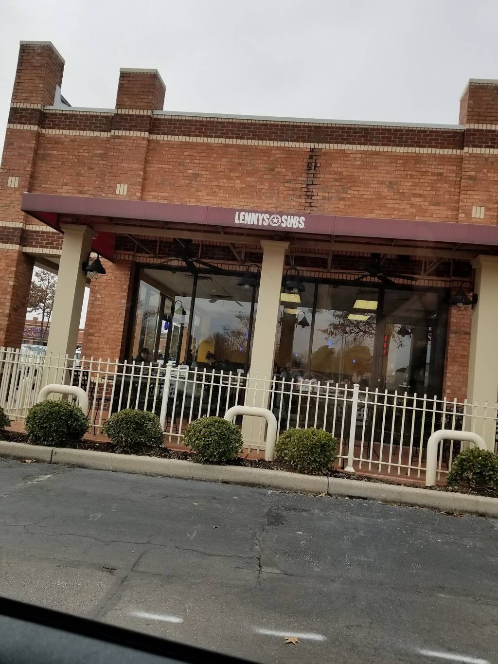 Lennys Grill & Subs | meal takeaway | 7424 Stage Rd #124, Bartlett, TN 38133, USA | 9019370800 OR +1 901-937-0800