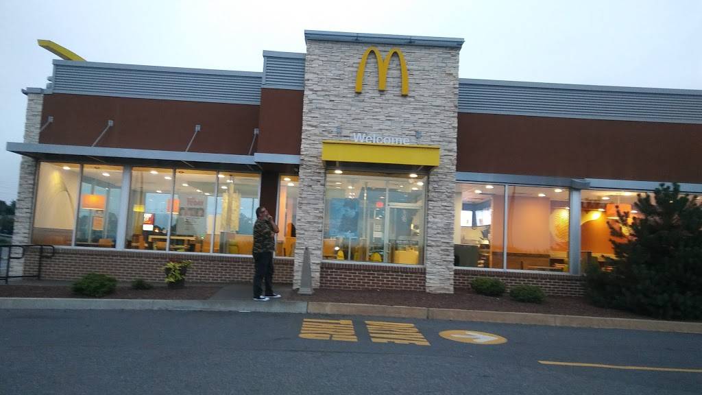 McDonalds | cafe | 711 Lancaster Rd, Manheim, PA 17545, USA | 7176644944 OR +1 717-664-4944