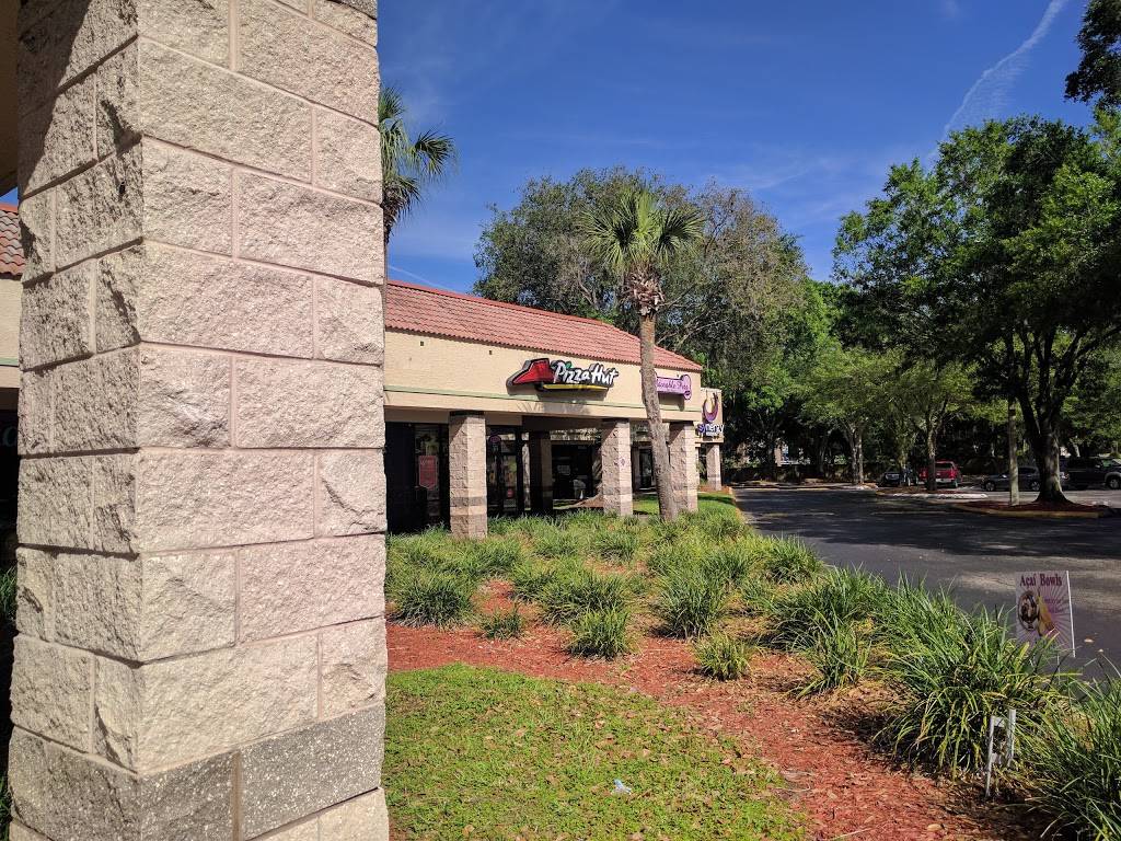 Pizza Hut | restaurant | 3220 Lithia Pinecrest Rd #101, Valrico, FL 33594, USA | 8136848383 OR +1 813-684-8383