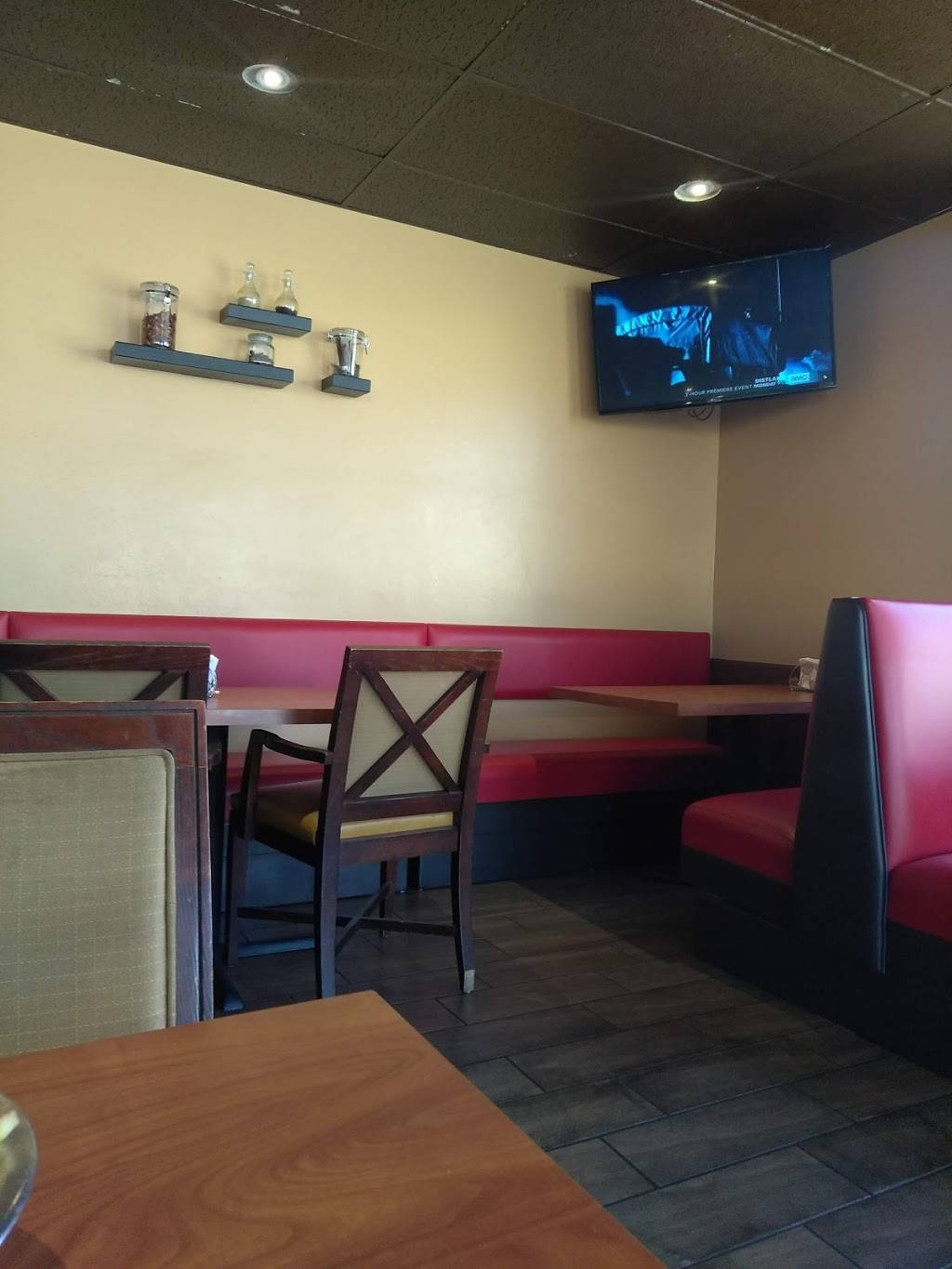 Alpha pupuseria | restaurant | 3970 N Sierra Way, San Bernardino, CA 92405, USA | 9096836265 OR +1 909-683-6265