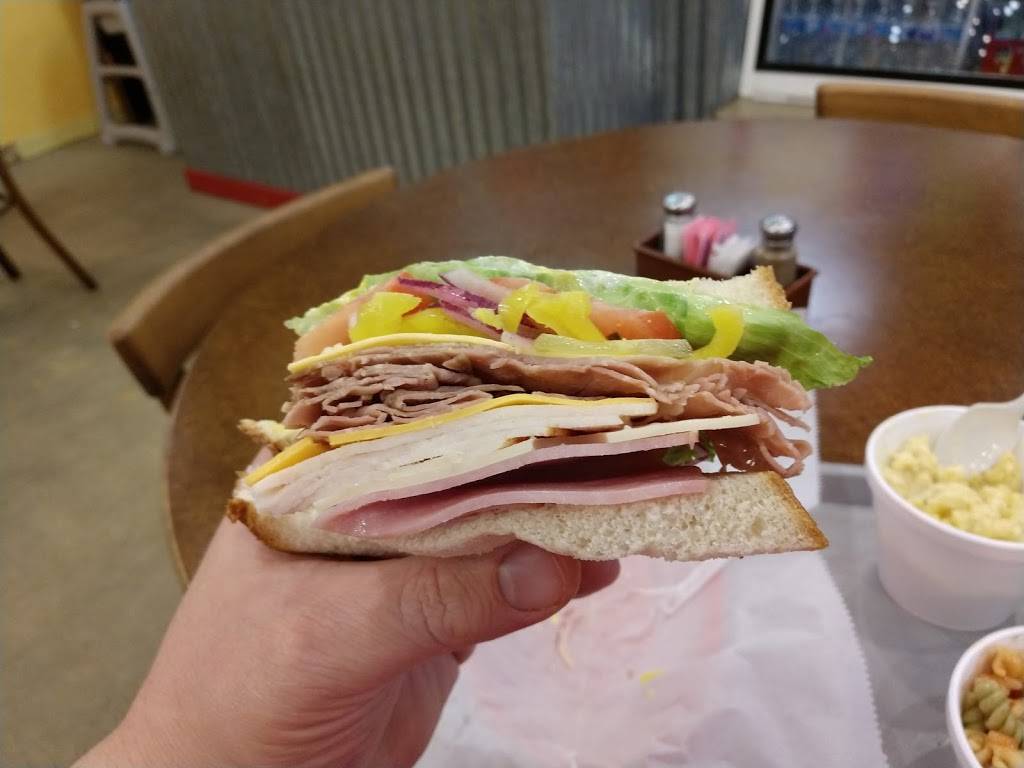 Dagwoods Restaurant | restaurant | 535 W High Ave, New Philadelphia, OH 44663, USA | 3303396600 OR +1 330-339-6600