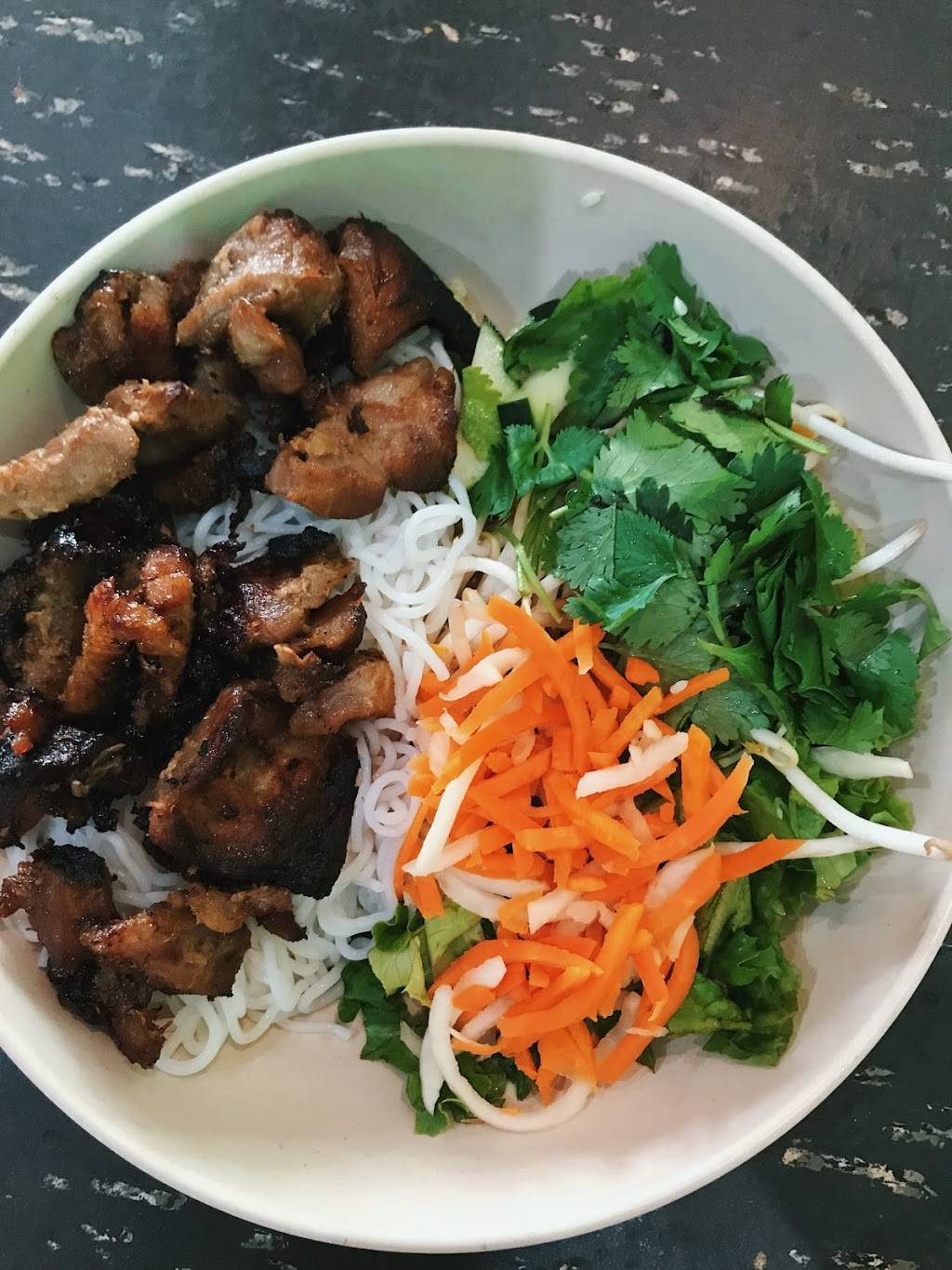 Viet Bites | restaurant | 1104 W Hickory St, Denton, TX 76201, USA | 9408981717 OR +1 940-898-1717
