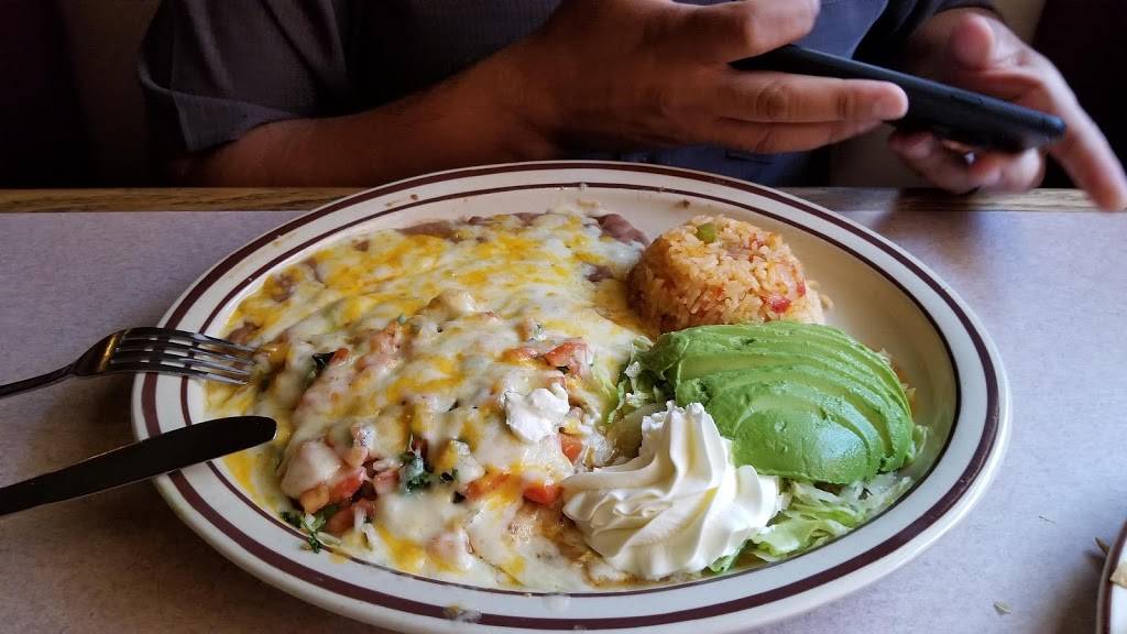 La Capilla Mexican Restaurant | restaurant | 807 Adams Ave, Huntington Beach, CA 92648, USA | 7143740342 OR +1 714-374-0342