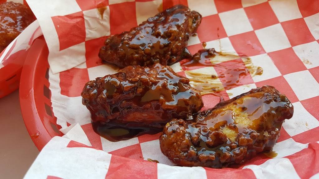 Nellys | restaurant | 140 Bridge St, Wilmington, IL 60481, USA | 8154769590 OR +1 815-476-9590