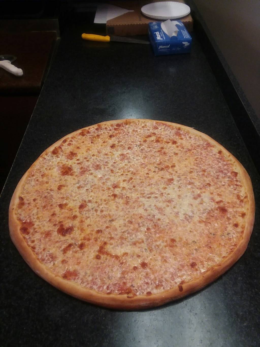 Hometown Deli & Pizzeria | restaurant | 812 NY-52, Fishkill, NY 12524, USA | 8458969730 OR +1 845-896-9730