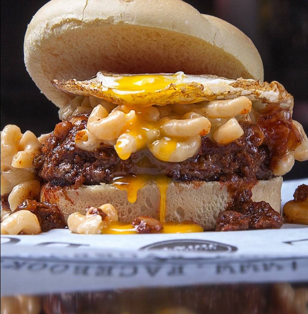 S&Bs Burger Joint - Quail Springs | restaurant | 14020 N May Ave, Oklahoma City, OK 73134, USA | 4054188477 OR +1 405-418-8477