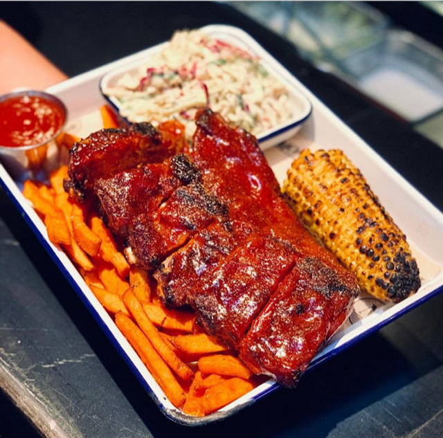 Moseley’s Sports Bar | restaurant | 55 Tamal Vista Blvd, Corte Madera, CA 94925, USA | 4157047437 OR +1 415-704-7437