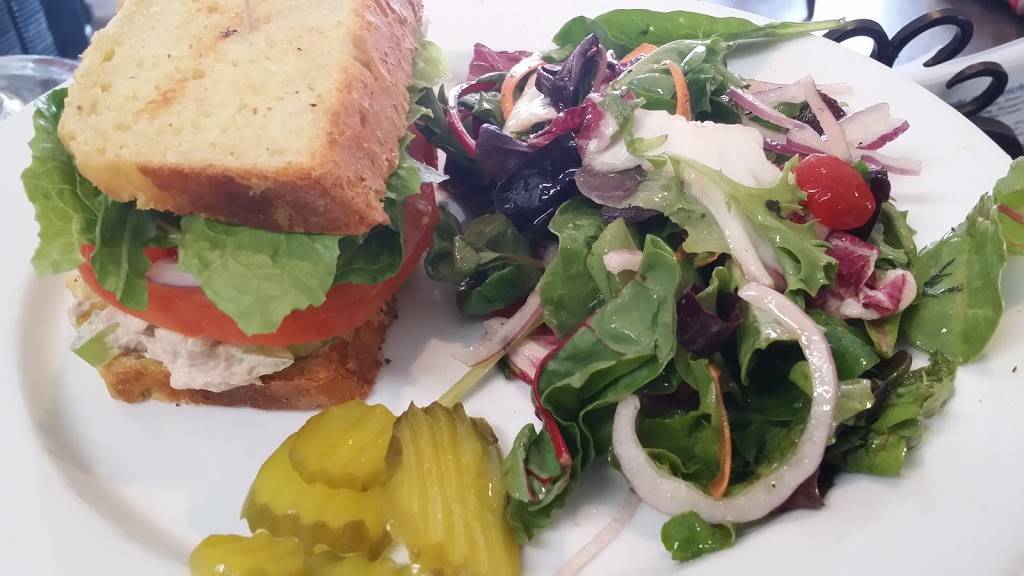 Diannas Bakery & Cafe - Deli | cafe | 639 1st St, Benicia, CA 94510, USA | 7072976186 OR +1 707-297-6186