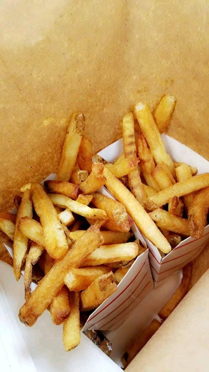 Classic Burgers | restaurant | 1261 Westfield St, West Springfield, MA 01089, USA | 4133631654 OR +1 413-363-1654