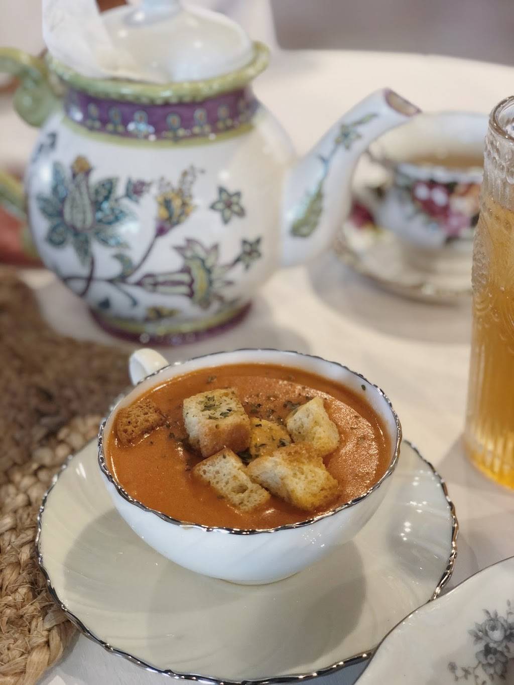 Teapots & Treasures Cafe & Curiosities | restaurant | 14137 U.S. Hwy 1, Juno Beach, FL 33408, USA | 5618810447 OR +1 561-881-0447