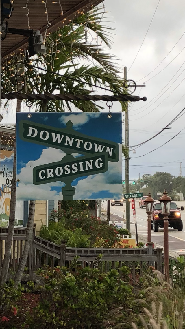 Downtown Crossing | restaurant | 1103 US-1, Sebastian, FL 32958, USA | 7726966068 OR +1 772-696-6068