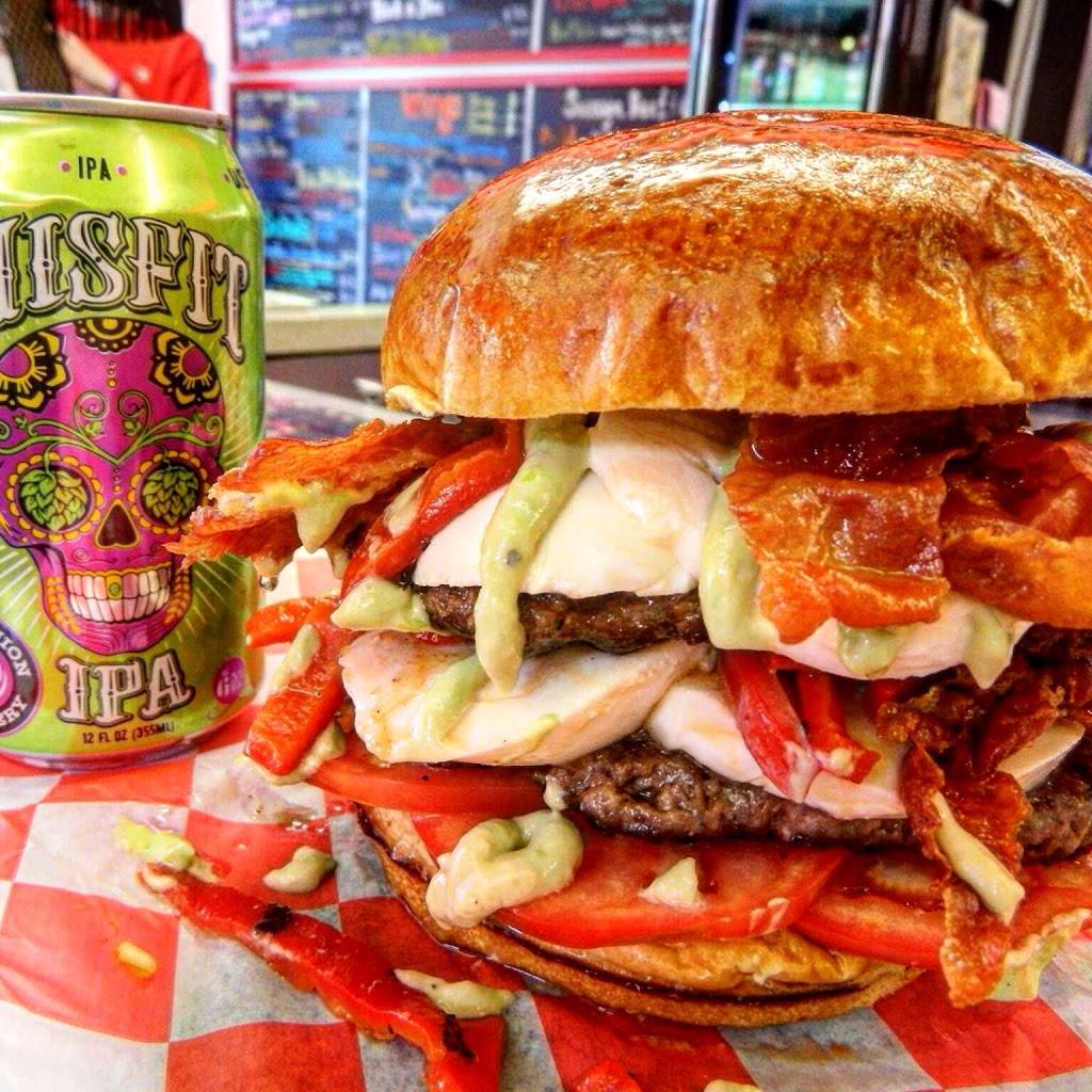 Bulldogs Grill | restaurant | 122 Main Street, Wauconda, IL 60084, USA | 8475268234 OR +1 847-526-8234