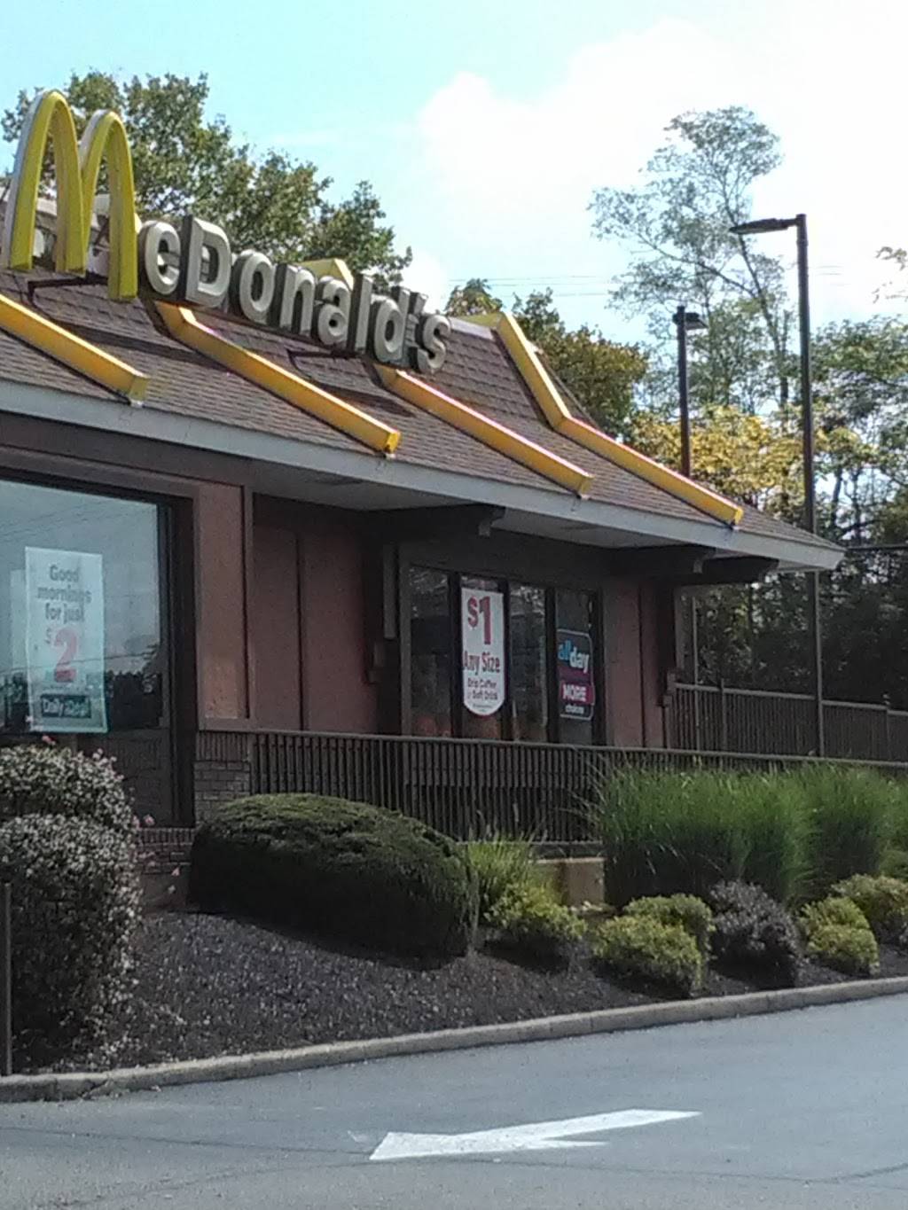 McDonalds | cafe | 4140 Hunt Rd, Blue Ash, OH 45236, USA | 5137939870 OR +1 513-793-9870