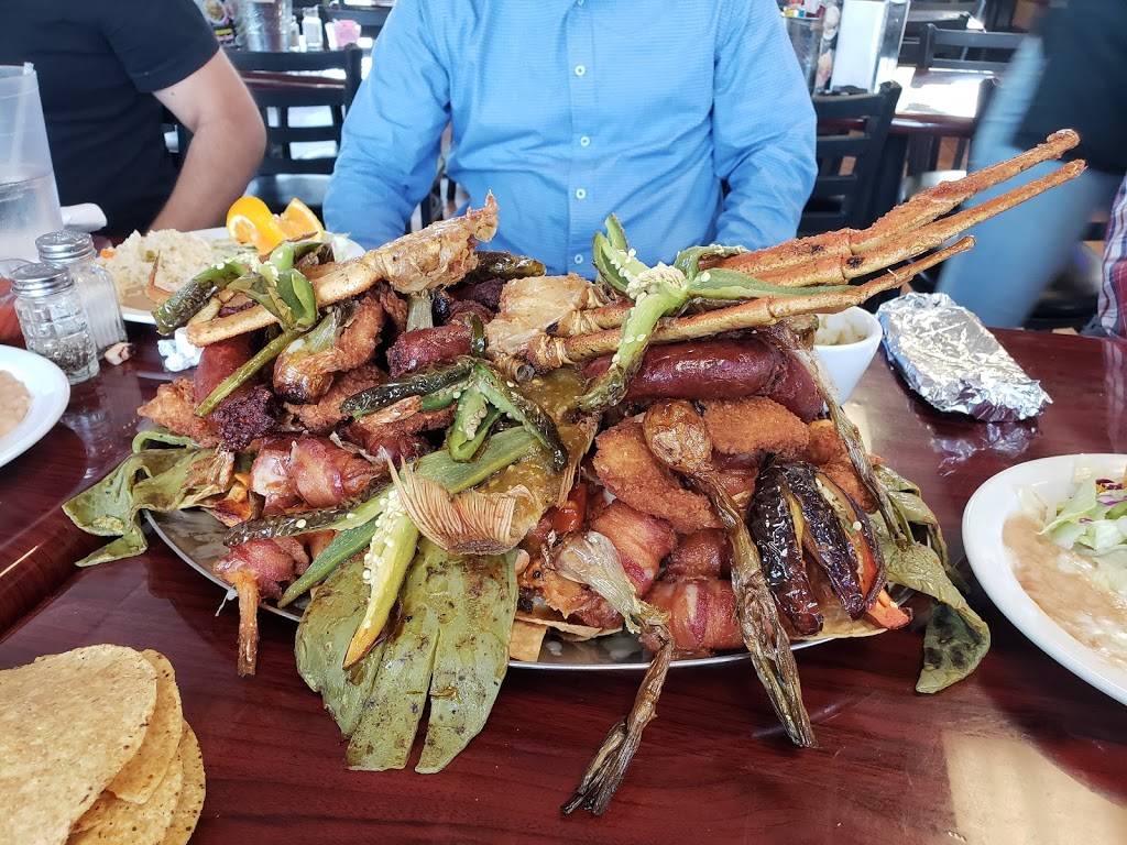 Tacos y Mariscos Las Espuelas | restaurant | 4724 N Blackstone Ave, Fresno, CA 93726, USA | 5592211550 OR +1 559-221-1550