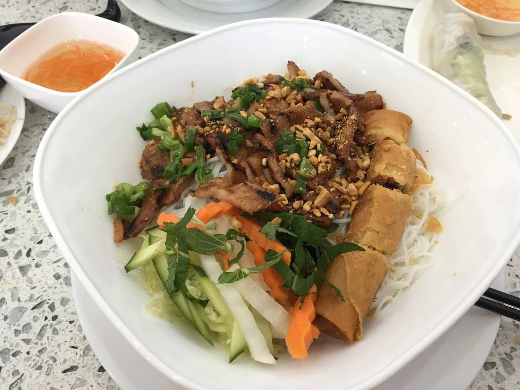 DelightPho | restaurant | 45 Dusk Dr unit 6, Brampton, ON L6Y 5Z6, Canada | 9054566651 OR +1 905-456-6651