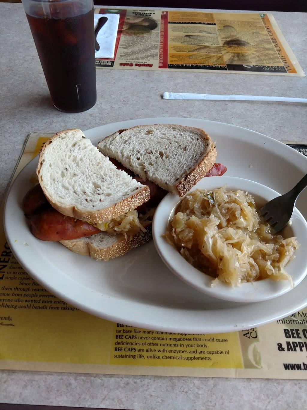 Half Way Diner | restaurant | 4347 Parkman Rd, Southington, OH 44470, USA | 3308982745 OR +1 330-898-2745