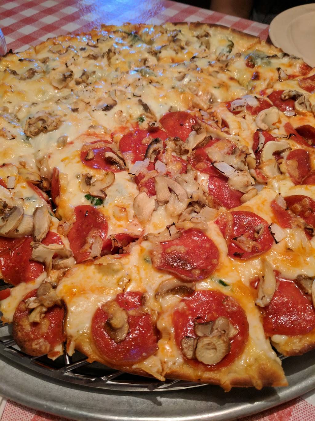 Aurelios Pizza | restaurant | 4226 Calumet Ave, Hammond, IN 46320, USA | 2199321470 OR +1 219-932-1470