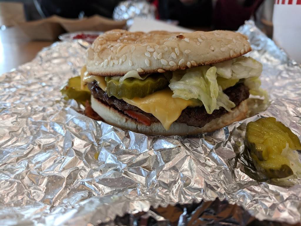 Five Guys | meal takeaway | 1384 W Main St, Gaylord, MI 49735, USA | 9894482585 OR +1 989-448-2585