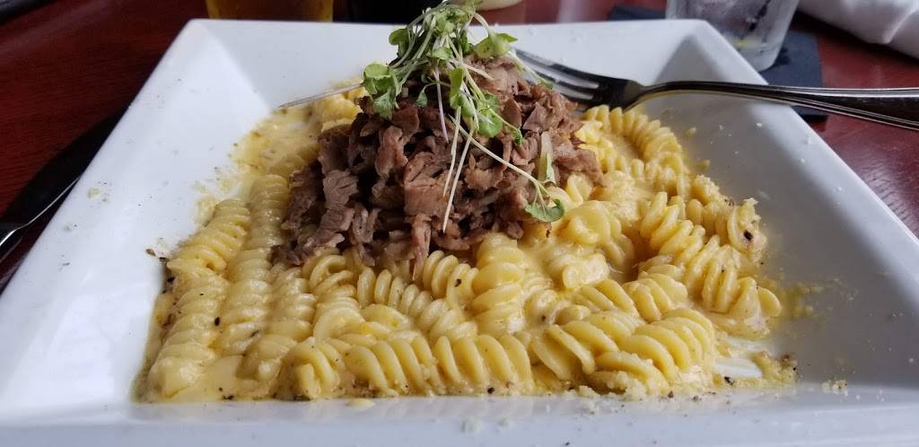 Dans Restaurant & Taphouse | restaurant | 3 S Main St, Boonsboro, MD 21713, USA | 3014325224 OR +1 301-432-5224