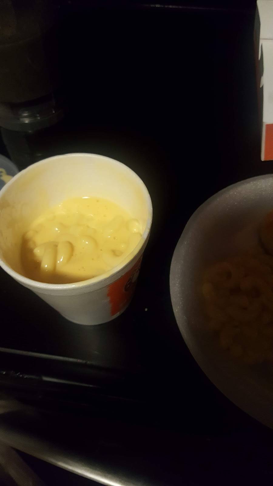 Popeyes Louisiana Kitchen | restaurant | 2402 E 38th St, Indianapolis, IN 46218, USA | 3173771880 OR +1 317-377-1880