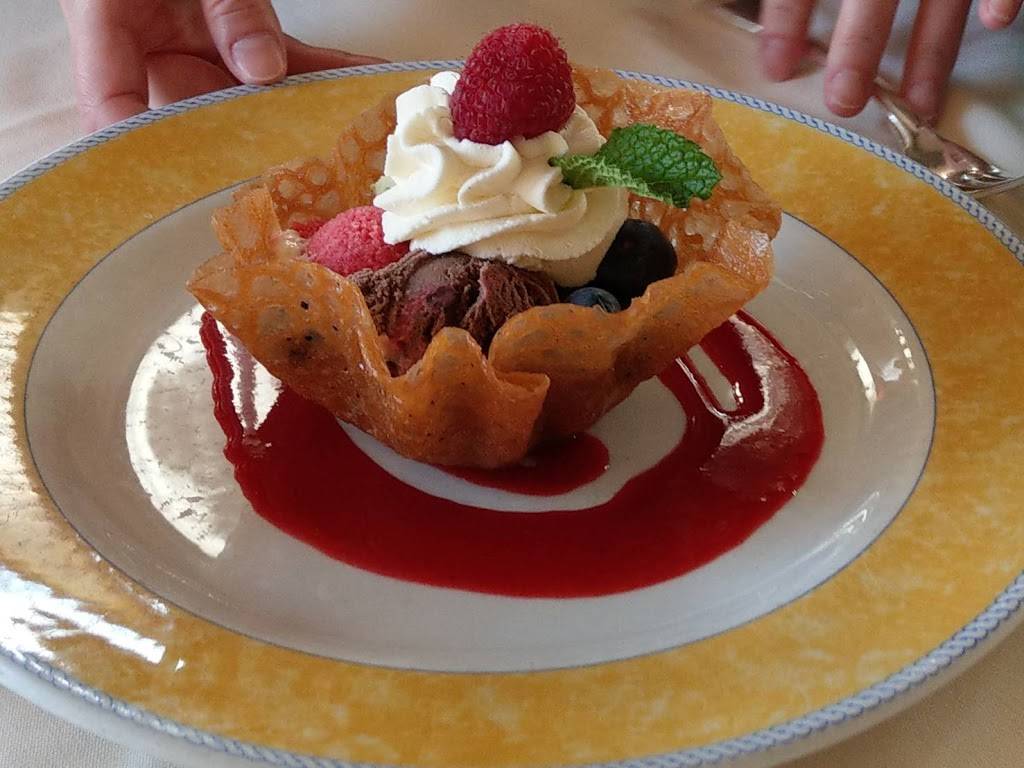 LAuberge Chez Francois | restaurant | 332 Springvale Rd, Great Falls, VA 22066, USA | 7037593800 OR +1 703-759-3800