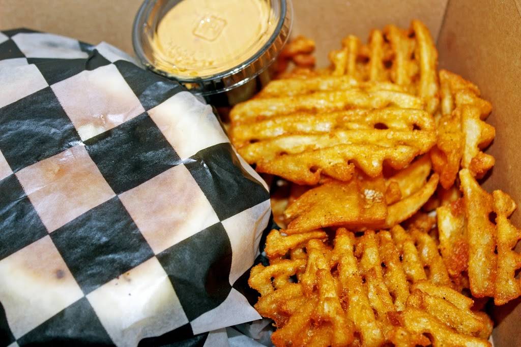 Back Door Burgers & More | restaurant | 36 Homers Wharf, New Bedford, MA 02740, USA | 5087173276 OR +1 508-717-3276