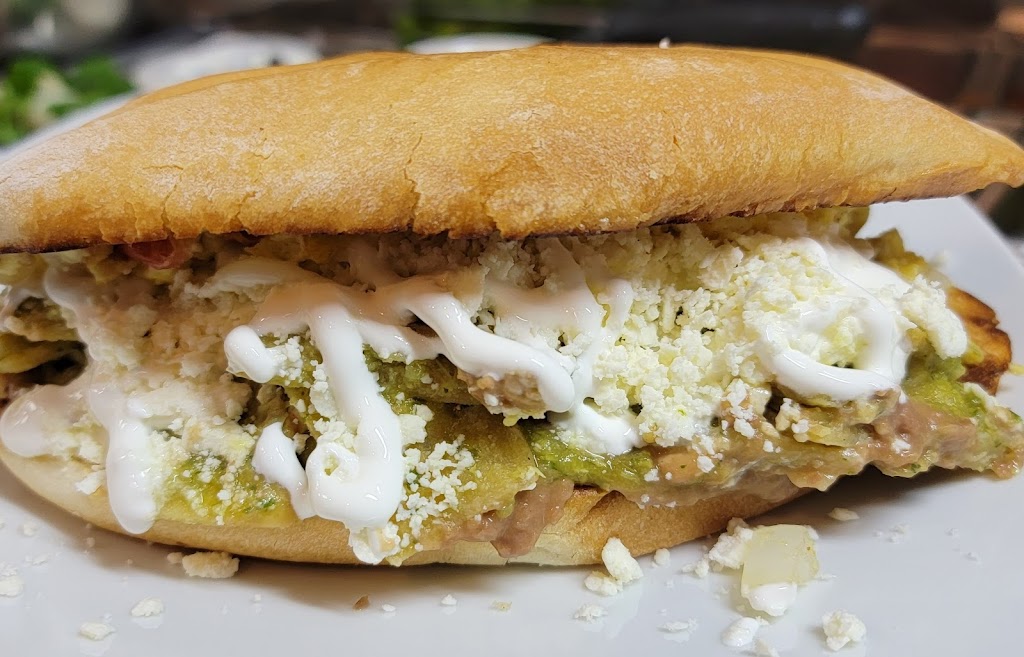 El Rincon de Chavita | restaurant | 150 W Parker Rd suit 108, Houston, TX 77076, USA | 7133607482 OR +1 713-360-7482