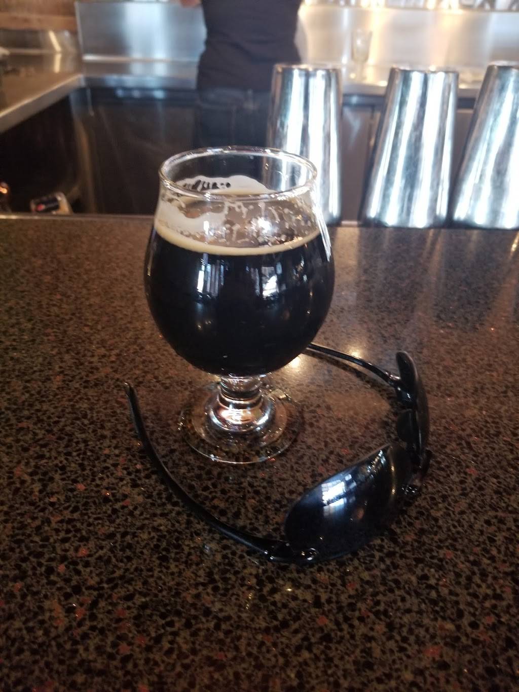 Barleys Brewhaus | restaurant | 16649 Midland Dr, Shawnee, KS 66217, USA | 9132685160 OR +1 913-268-5160