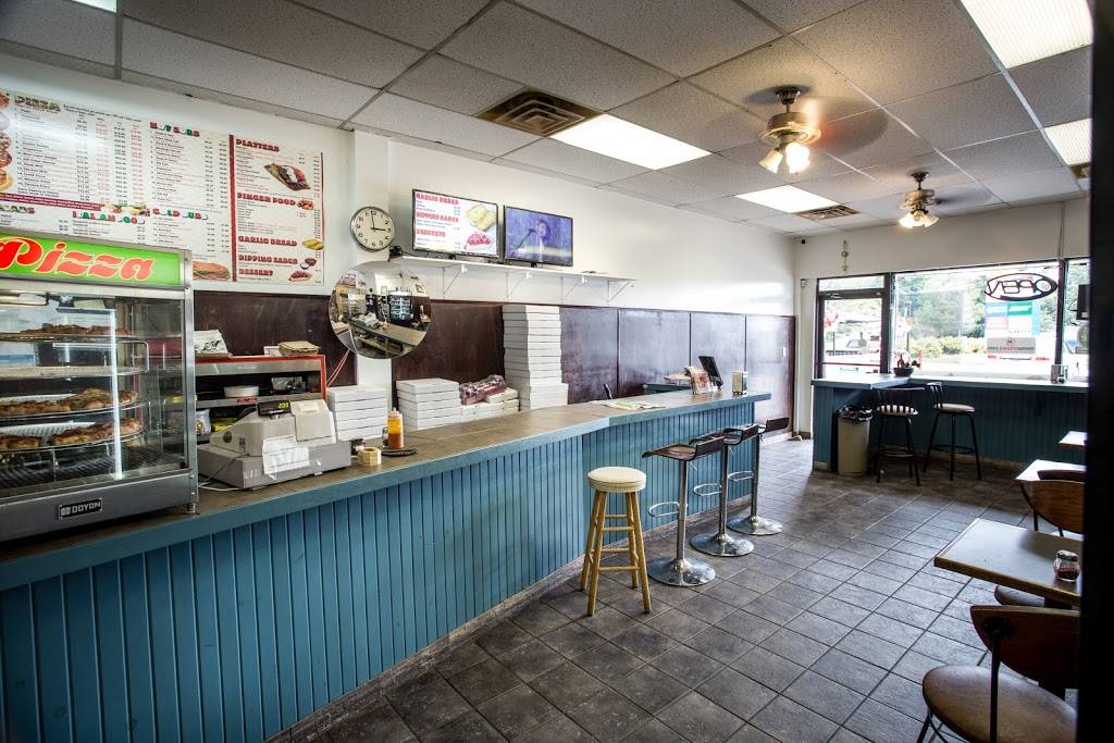 Gio Pizza | restaurant | 1896 Prince of Wales Dr, Nepean, ON K2C 3W9, Canada | 6132247700 OR +1 613-224-7700