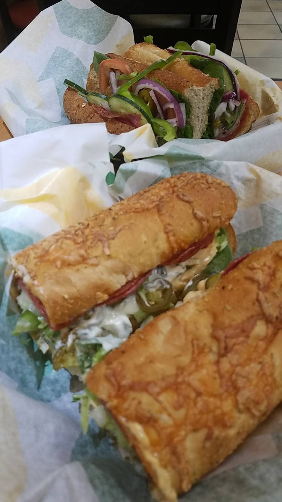 Subway | restaurant | 11260 N Central Expy, Dallas, TX 75243, USA | 2143611667 OR +1 214-361-1667