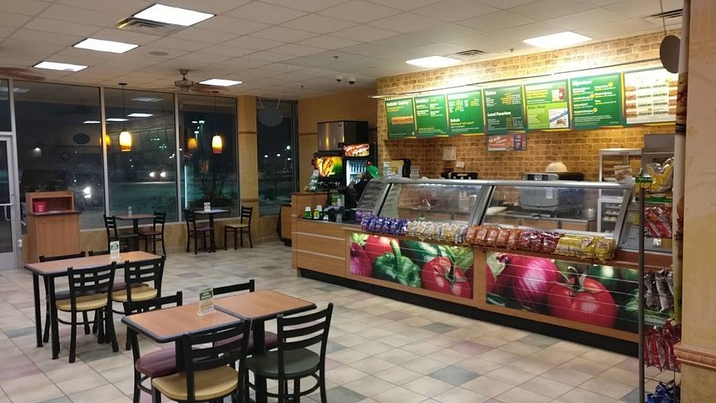 Subway | restaurant | 1619 S Opdyke Rd, Bloomfield Hills, MI 48304, USA | 2483350361 OR +1 248-335-0361