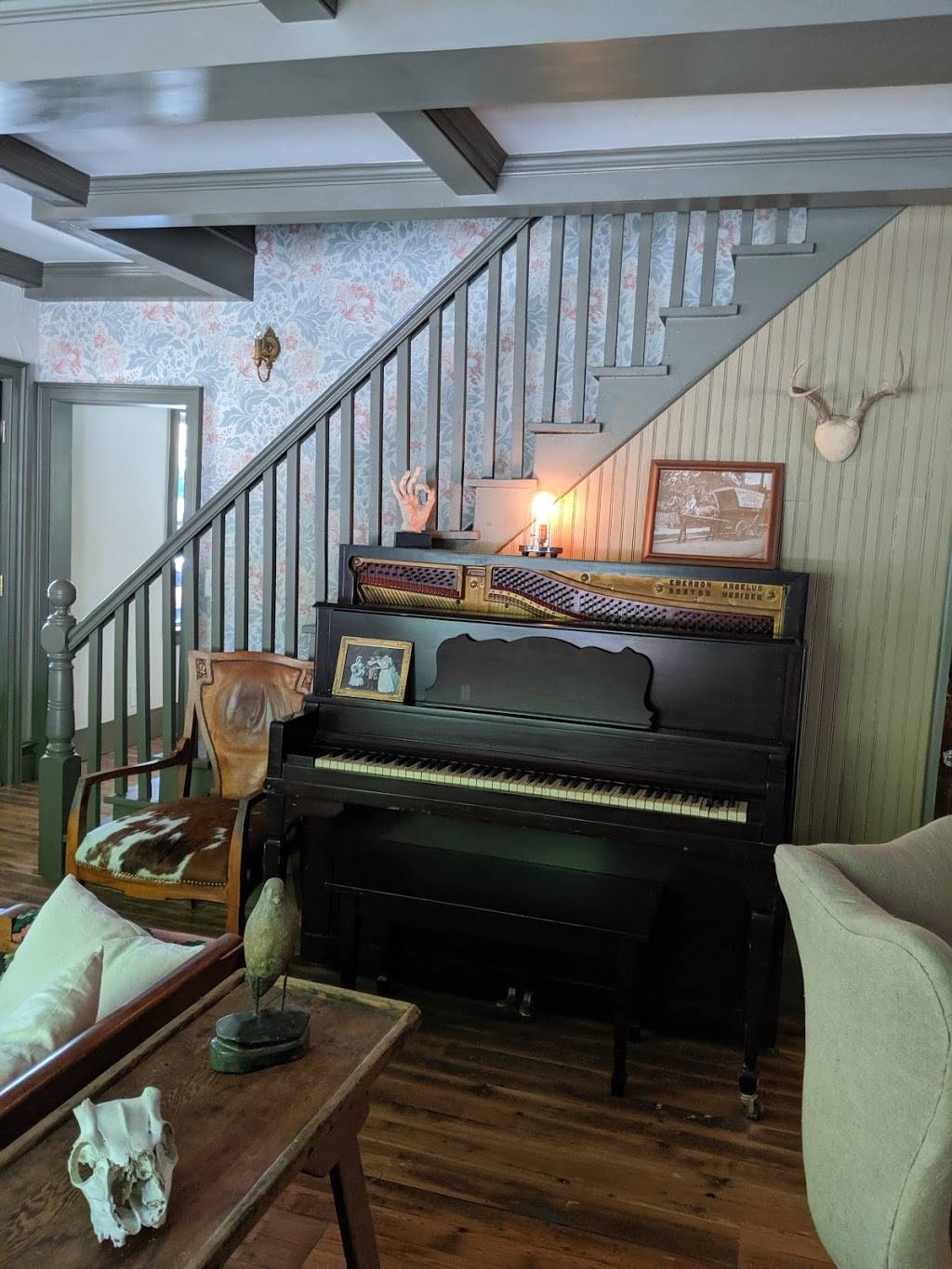 Stonehills | restaurant | 77 Mill Hook Rd, Accord, NY 12404, USA | 8453776015 OR +1 845-377-6015