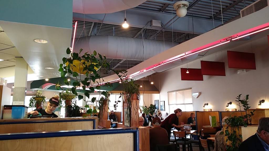 Isaacs Restaurant - West York | restaurant | 2159 White St, York, PA 17404, USA | 7178542292 OR +1 717-854-2292