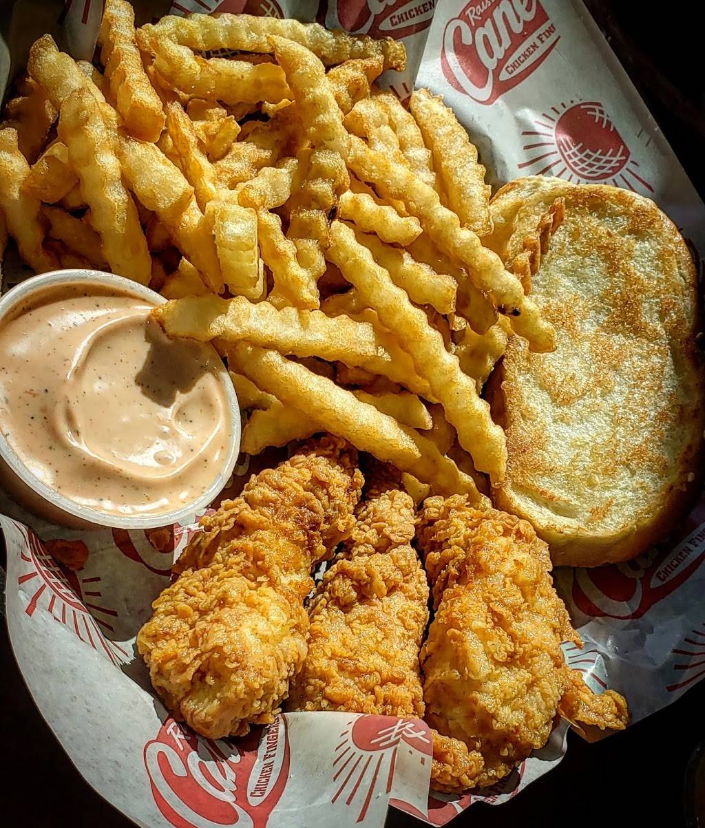 Raising Canes Chicken Fingers | meal takeaway | 7345 Gaston Ave, Dallas, TX 75214, USA | 2143213220 OR +1 214-321-3220