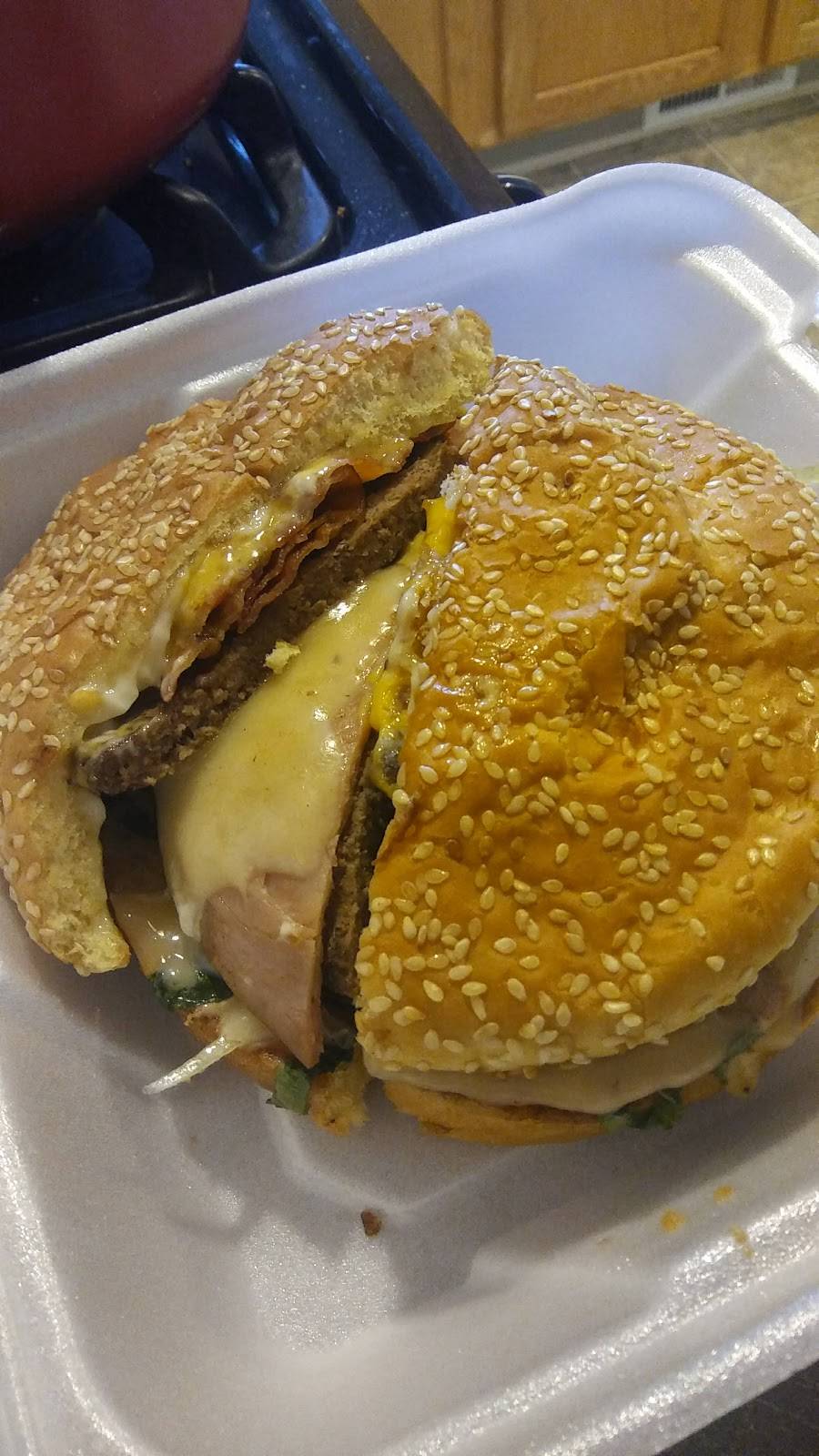 Gorilla Grill | restaurant | 419 E 4th St, La Center, WA 98629, USA | 3602634553 OR +1 360-263-4553