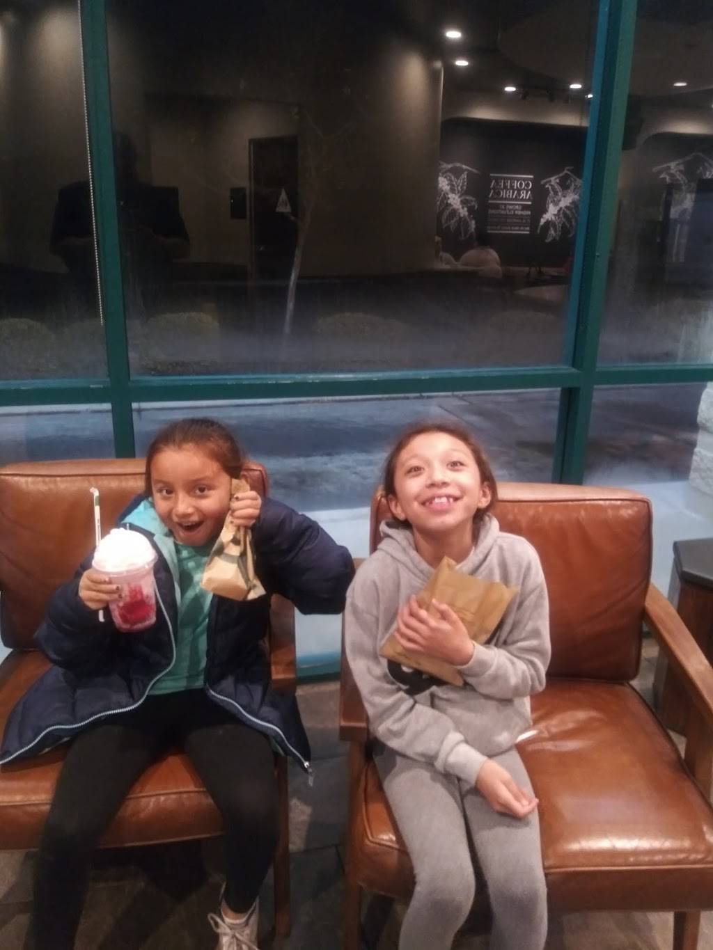 Starbucks | cafe | 261 E Bellevue Rd, Atwater, CA 95301, USA | 2093572166 OR +1 209-357-2166