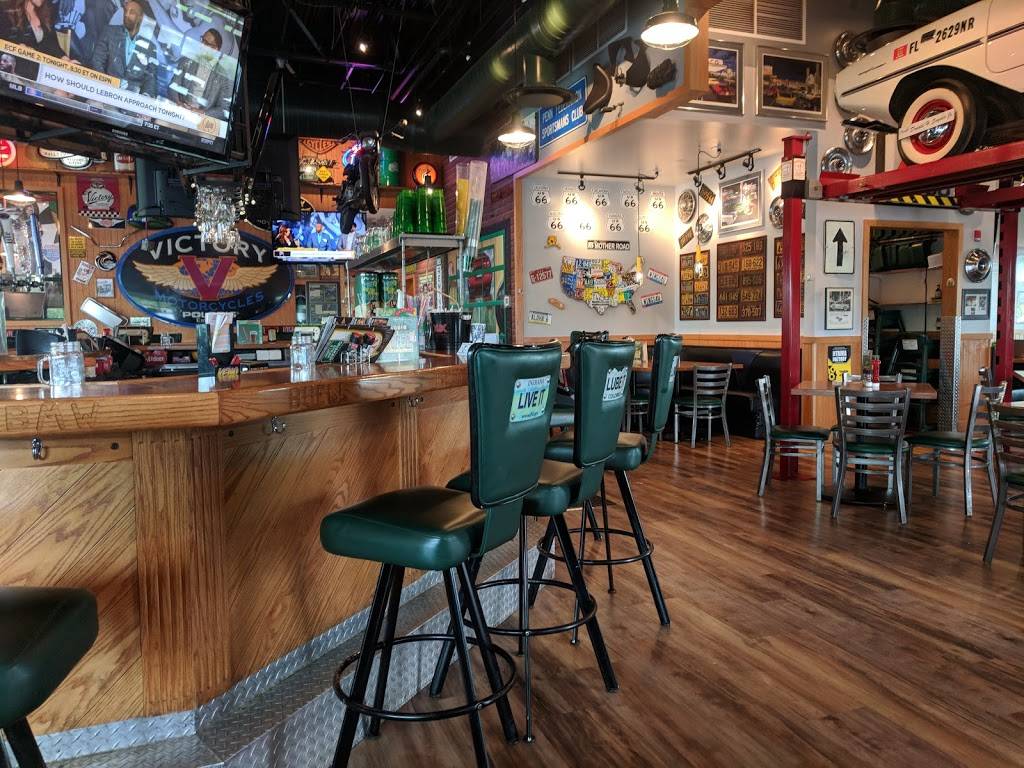 Quaker Steak & Lube | restaurant | 5800 Patriot Blvd, Austintown, OH 44515, USA | 3303499464 OR +1 330-349-9464