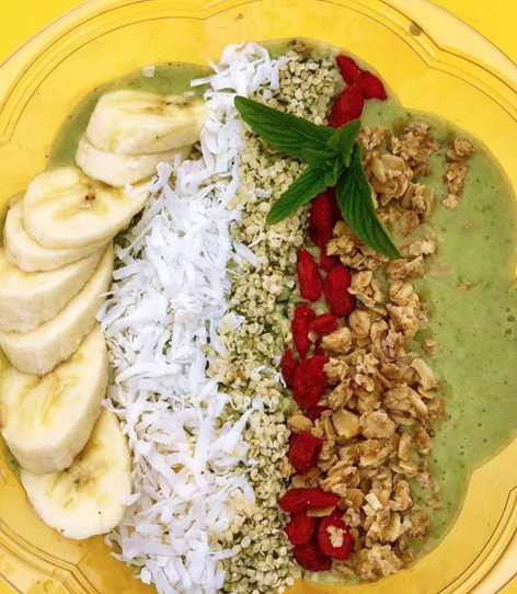 Mavericks Cold Bar | restaurant | 55 E Pike Creek Rd, Windsor, ON N8N 3S1, Canada | 5197908017 OR +1 519-790-8017