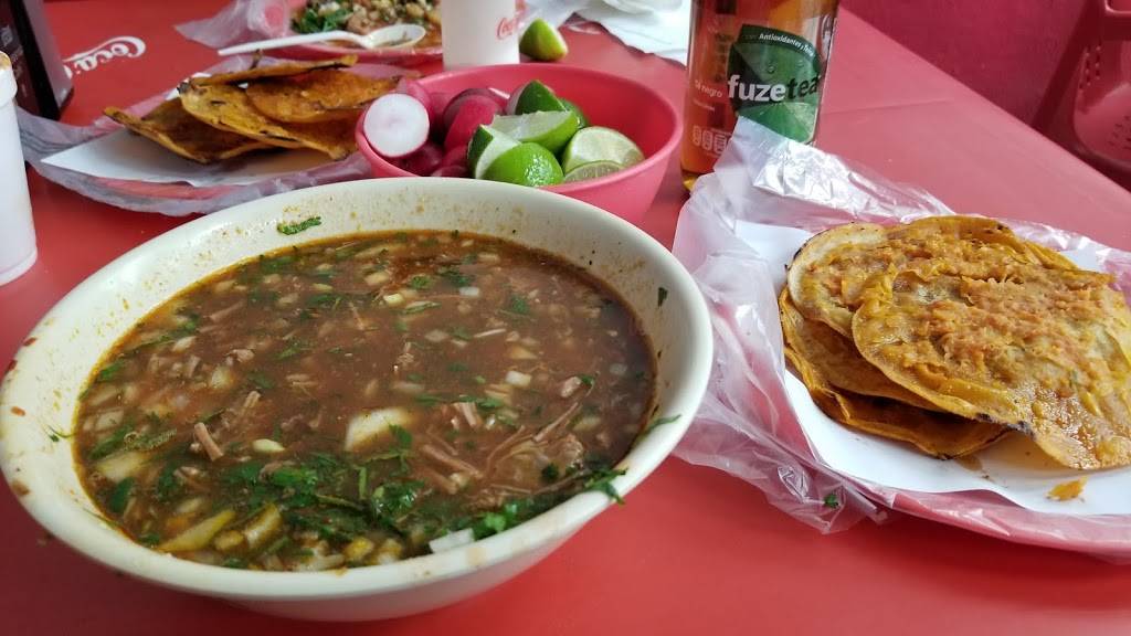 Tacos De Birria La Esquina | restaurant | Avenida Universidad 101c, Indeco Universidad, 22427 Tijuana, B.C., Mexico | 016642417121 OR +52 664 241 7121