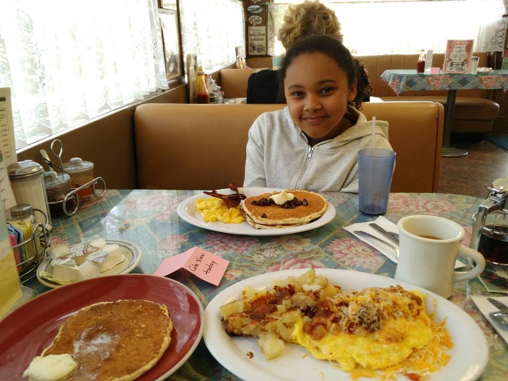 Dorothys Chuck Wagon | cafe | 2344 Ventura Blvd, Camarillo, CA 93010, USA | 8059872167 OR +1 805-987-2167